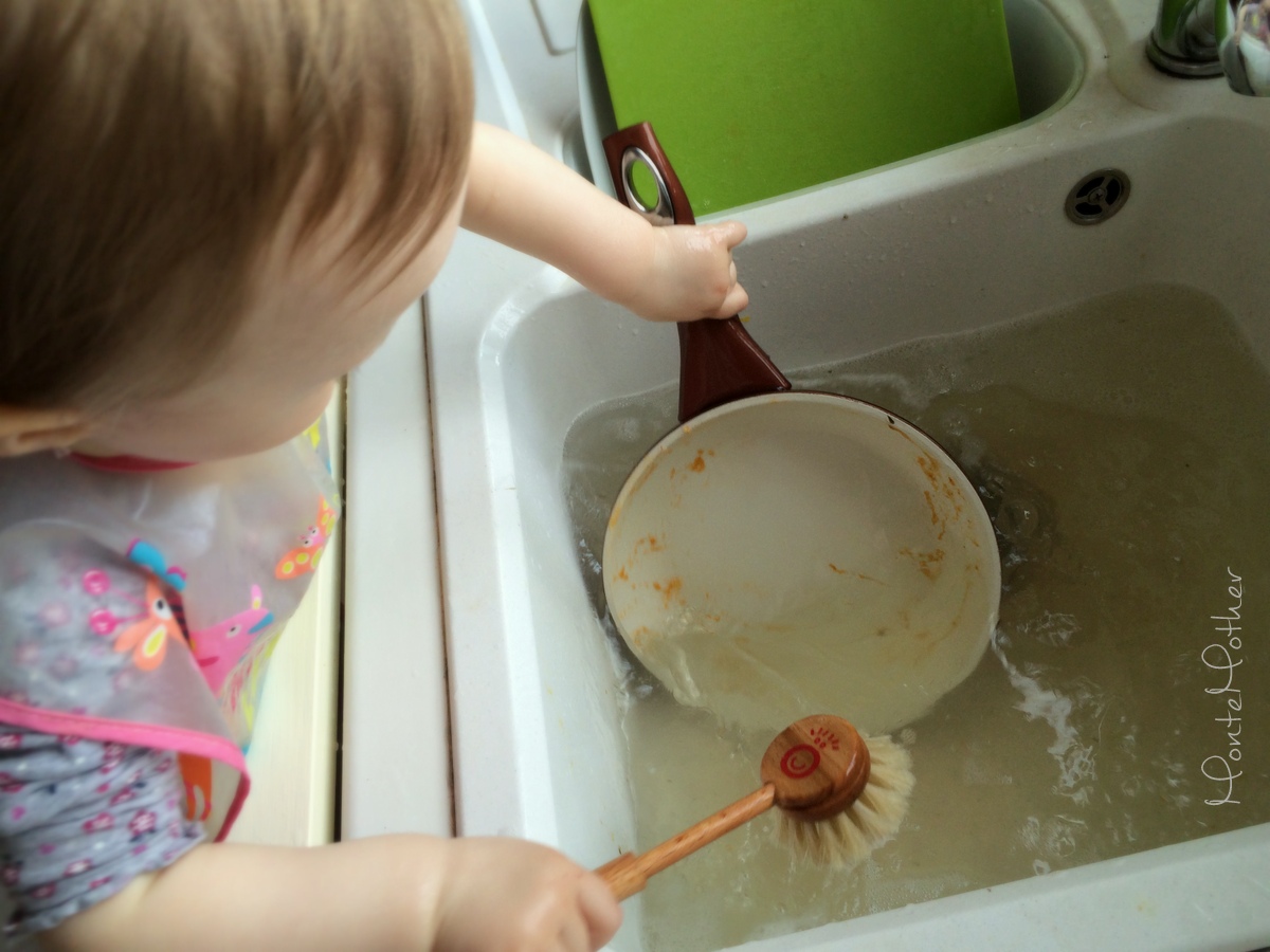 Montessori umyvanie riadu 1